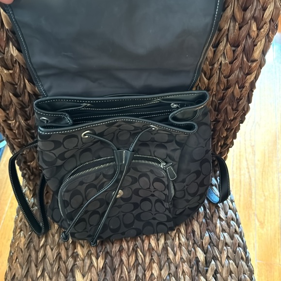 Coach signature C leather and canvas backpack - Picture 2 of 8